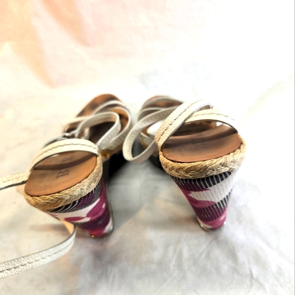 Burberry Women’s 37 Wedges Nova Check Hearts Platform Sandals Leather Straps - Picture 8 of 13